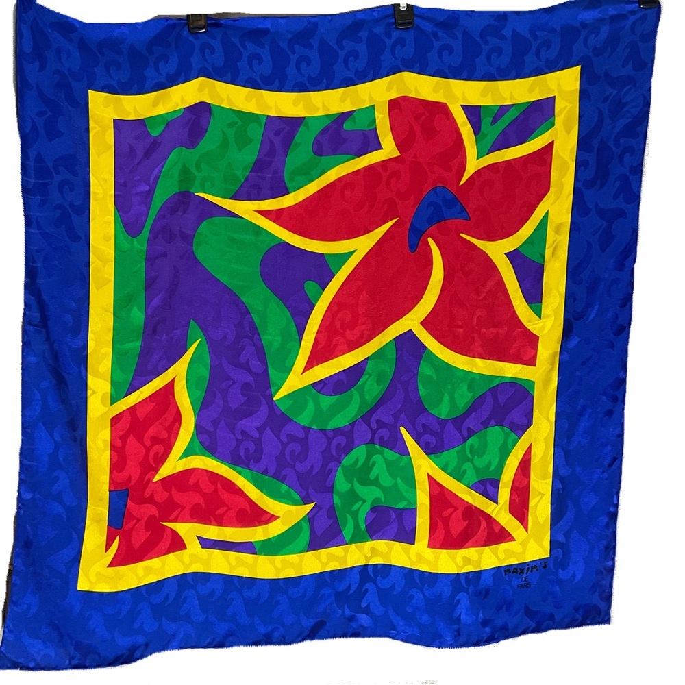 Maxim’s De Paris 100% Silk Jacquard Square Red Flower Scarf w/Blue Border 35” sq